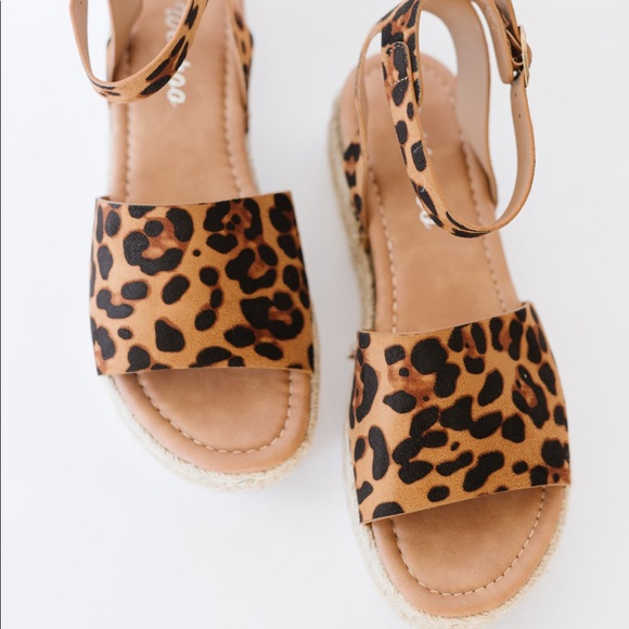 Leopard Platform Sandal - Picture 3 of 6